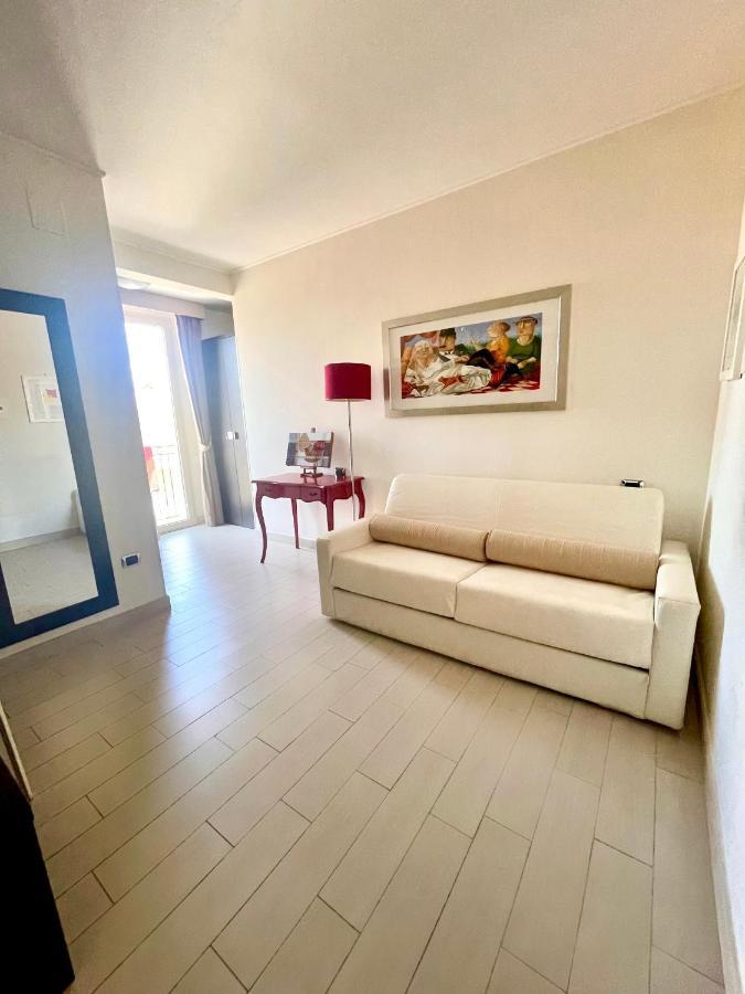 Hotel Welcome Сан Бенедето дел Тронто Екстериор снимка