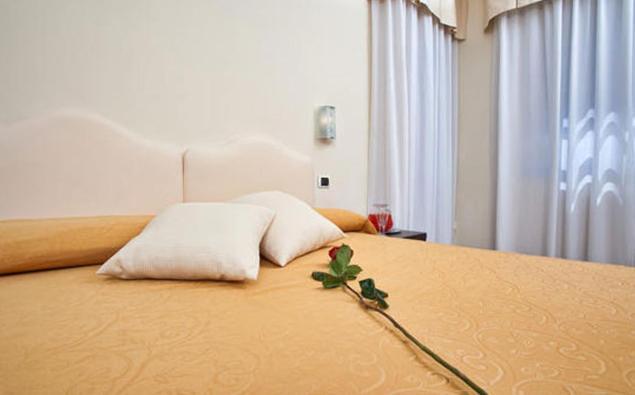 Hotel Welcome Сан Бенедето дел Тронто Екстериор снимка