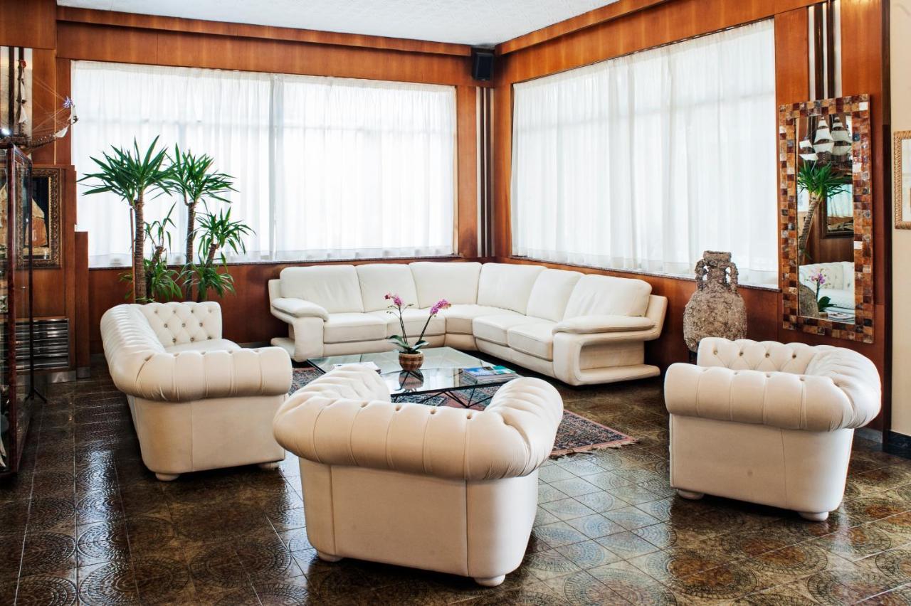 Hotel Welcome Сан Бенедето дел Тронто Екстериор снимка